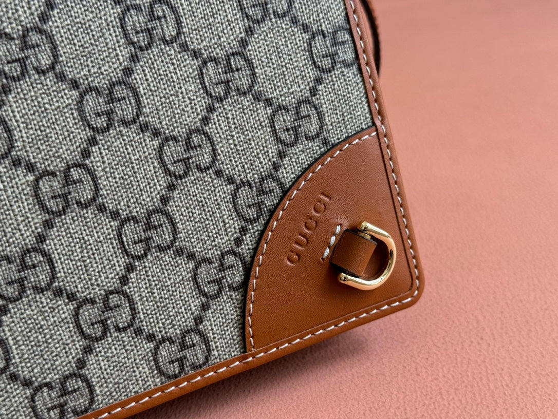 GUCCI EMBLEM WALLET MONOGRAM 20 IN BEIGE AND DARK BROWN CALFSKIN