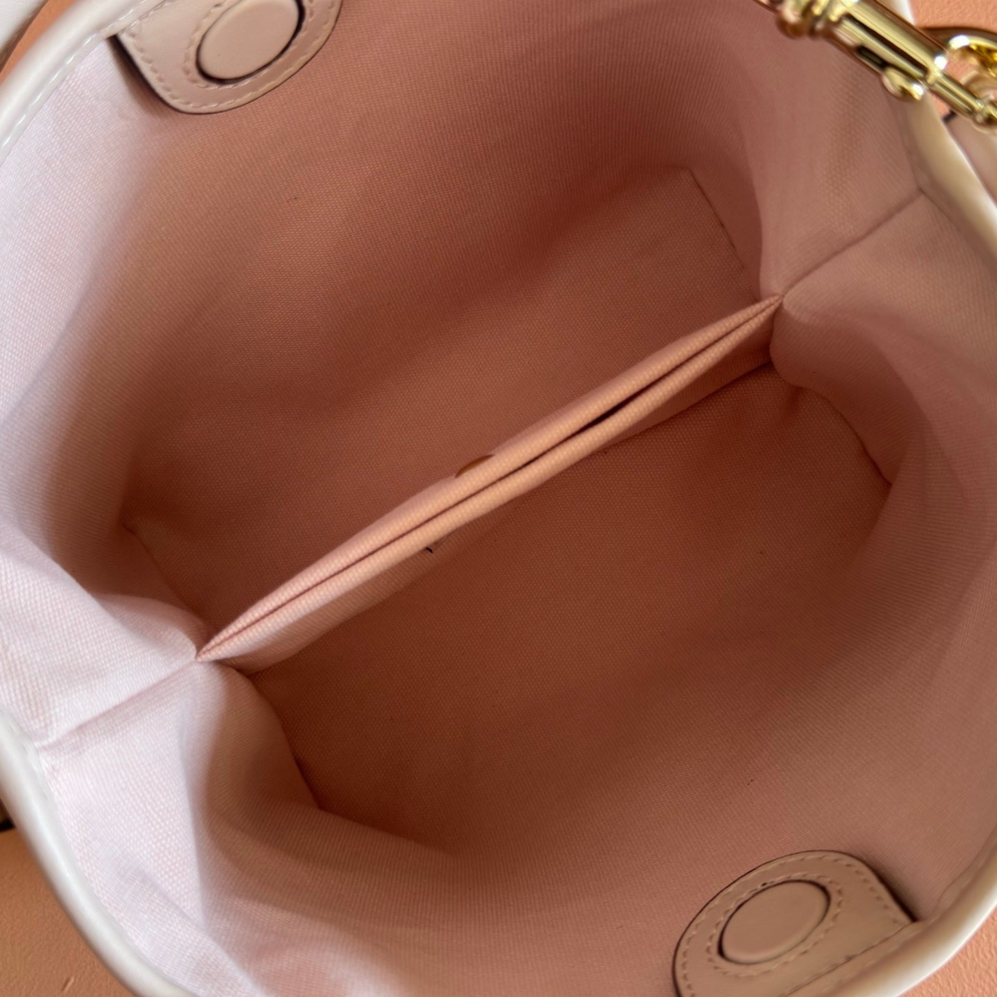 GUCCI 26S EMBLEM BUCKET BAG 19 IN LIGHT PINK COATED FABRIC