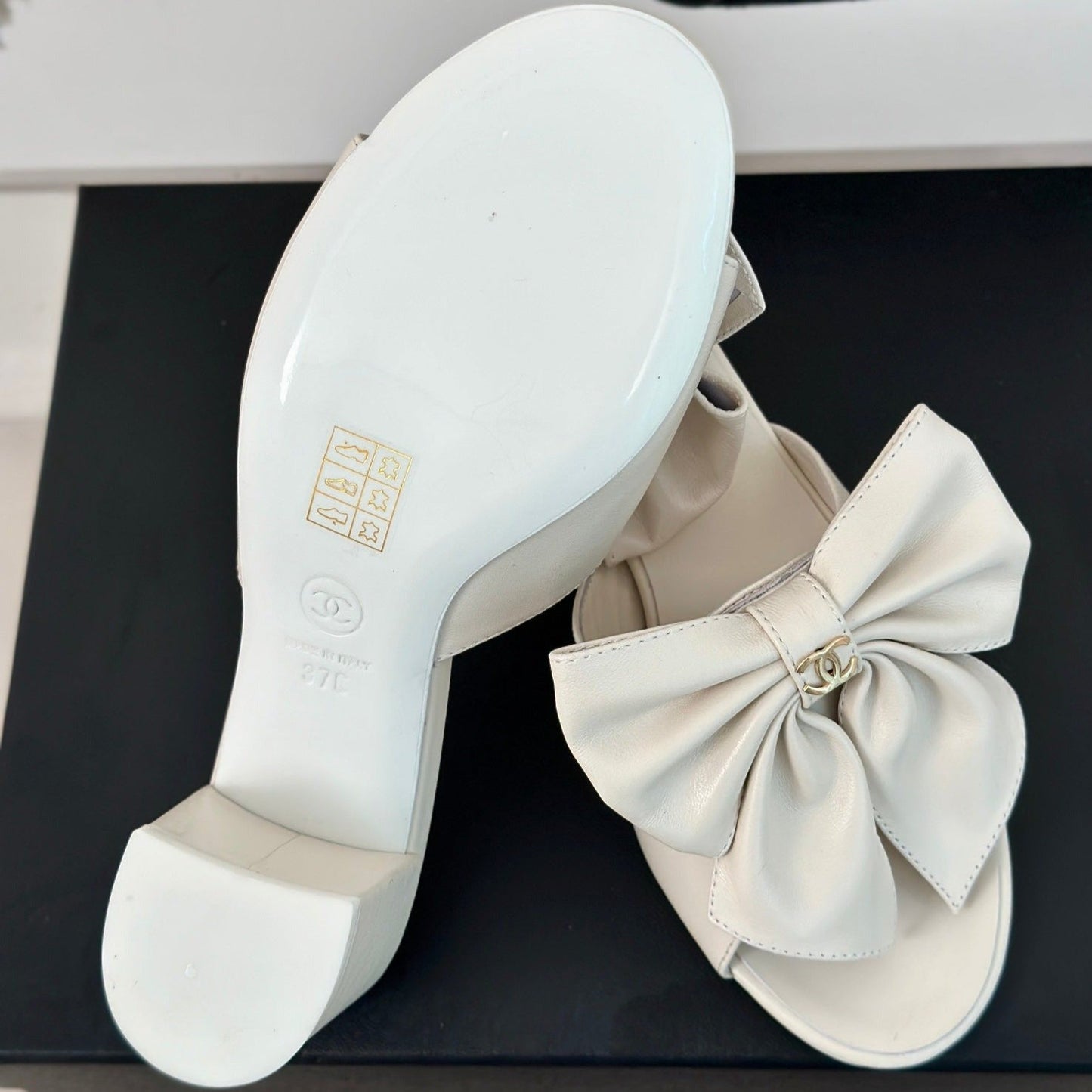 CHANEL Double Big Bow High Heels Sheepskin White