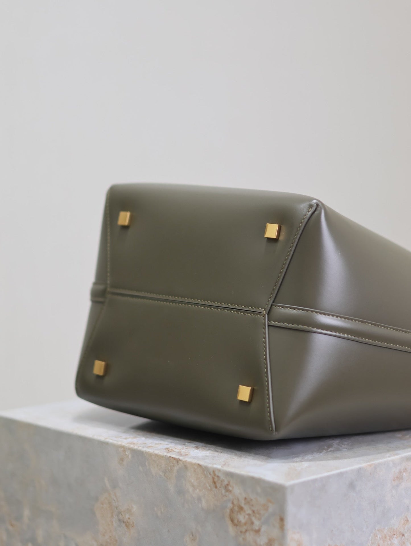 YSL 25S LE 5 À 7 BUCKET 26 IN DARK OLIVE CALFSKIN GOLD HARDWRE