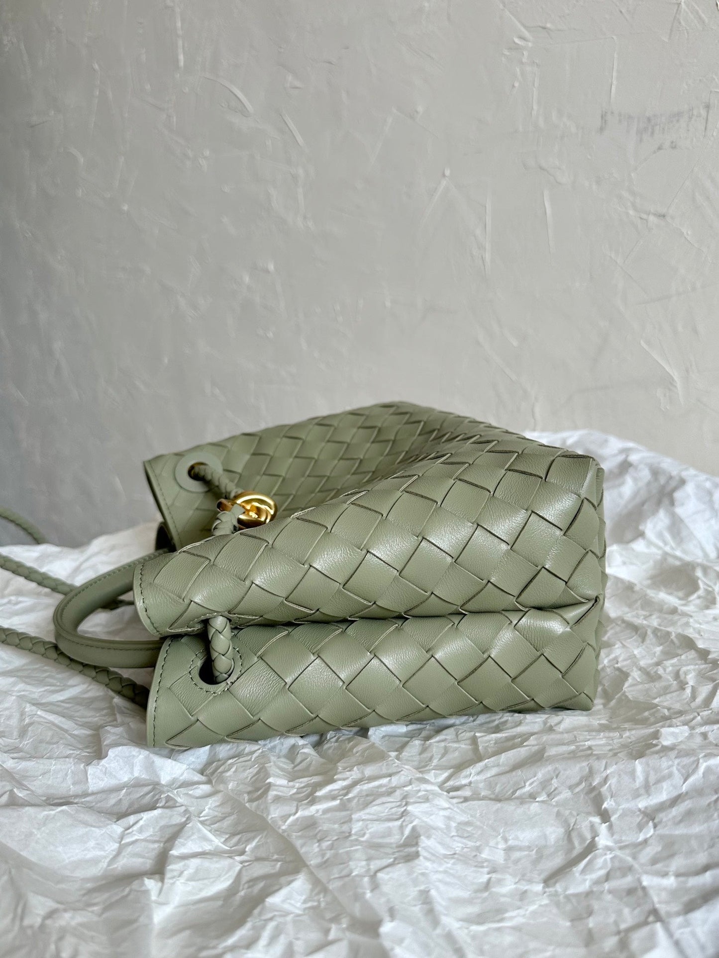 BOTTEGA VENETA SMALL ANDIAMO 25CM LIGHT GREEN LAMBSKIN