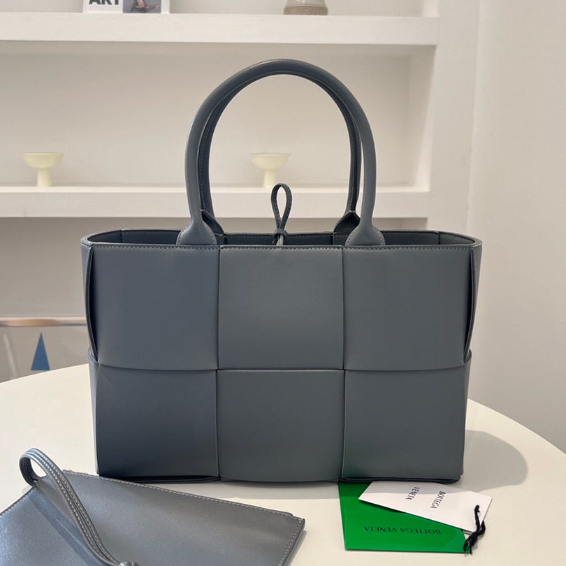 BOTTEGA VENETA SMALL ARCO TOTE 30 IN TROUT GRAY LAMBSKIN