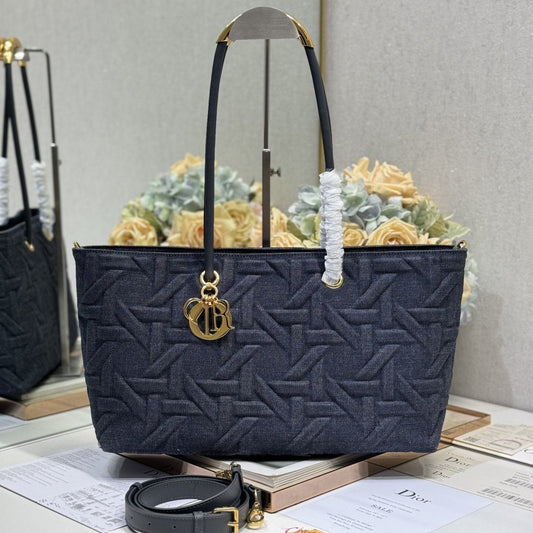 DIOR MEDIUM 37 TOUJOURS BAG IN BLACK CANNAGE DENIM