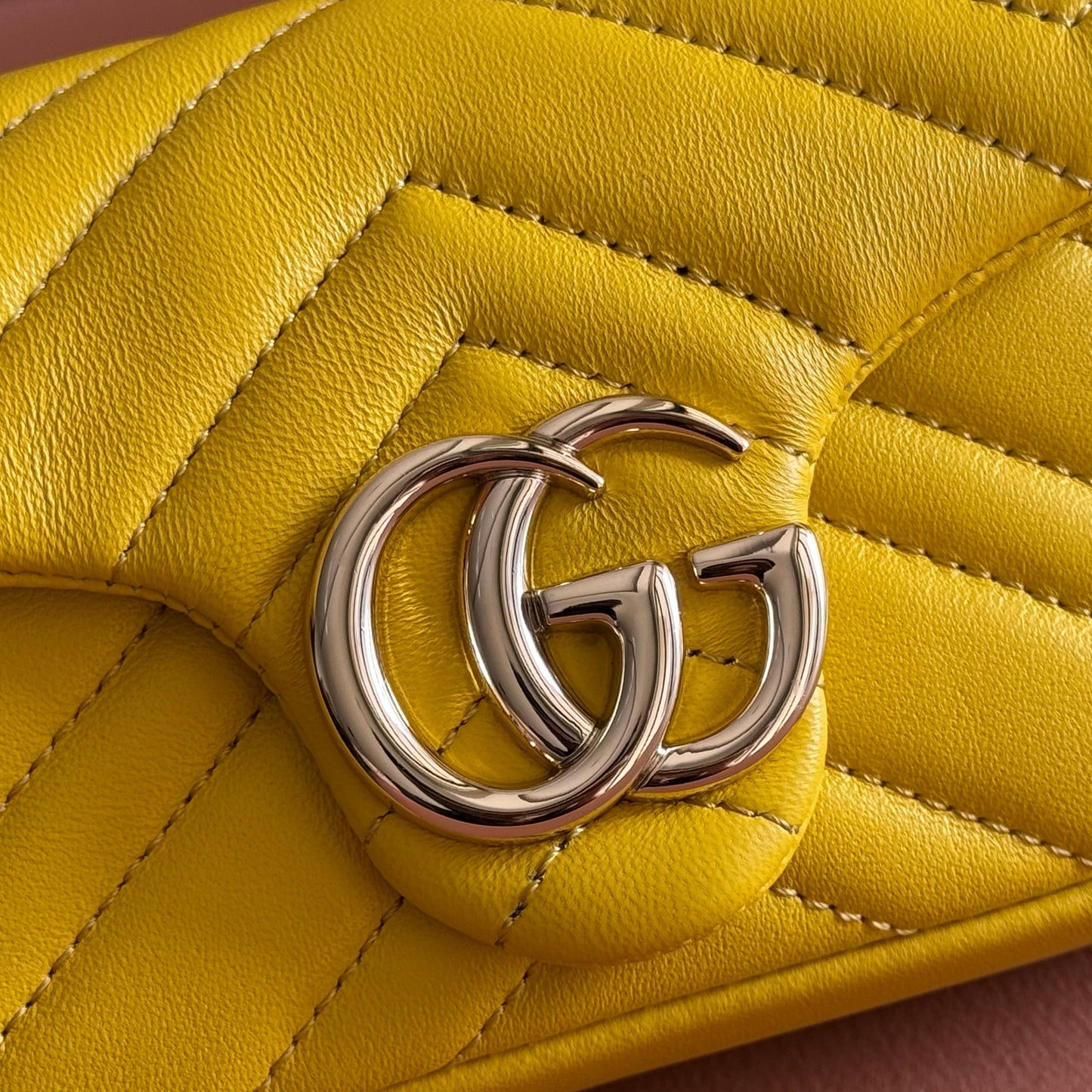 GUCCI 26S  MARMONT BAG 16 IN YELLOW LAMBSKIN
