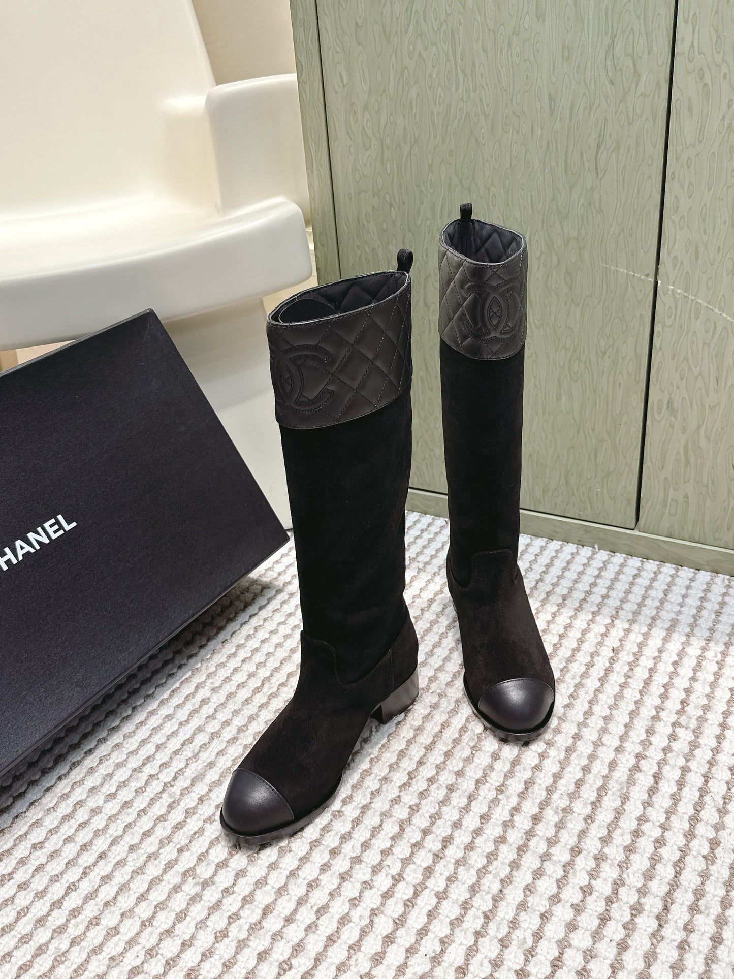 CHANEL 25S HIGH-CALF COWBOY BOOTS IN BLACK SUEDE AND CALFSKIN DIAMOND-QUILTED