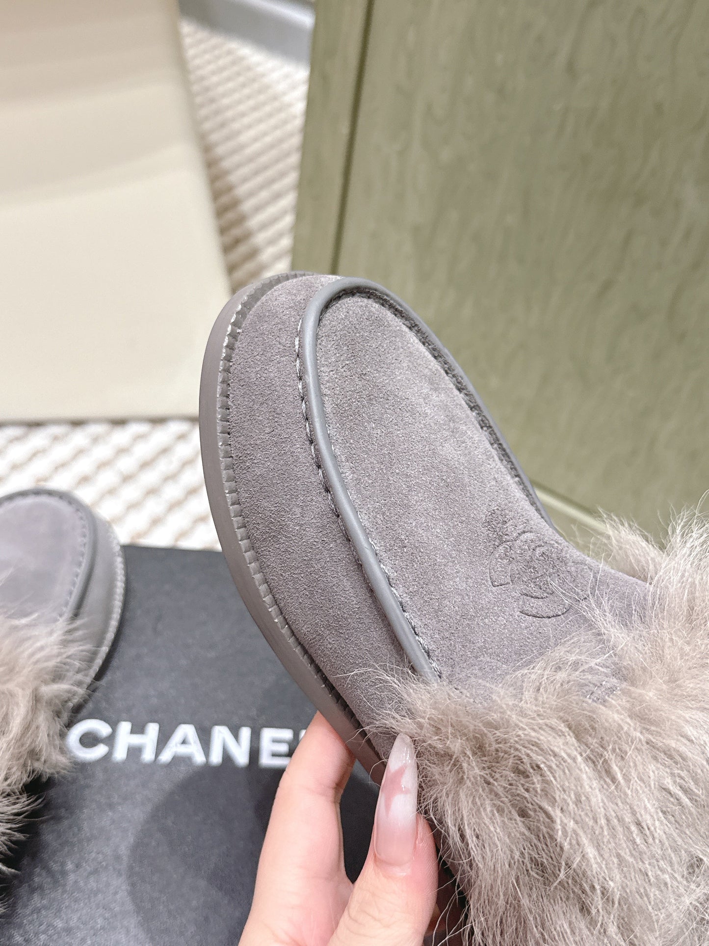CHANEL 25S LOAFERS MOASIN IN LIGHT GRAY SUEDE WITH LIGHT BEIGE MINK FUR LINING