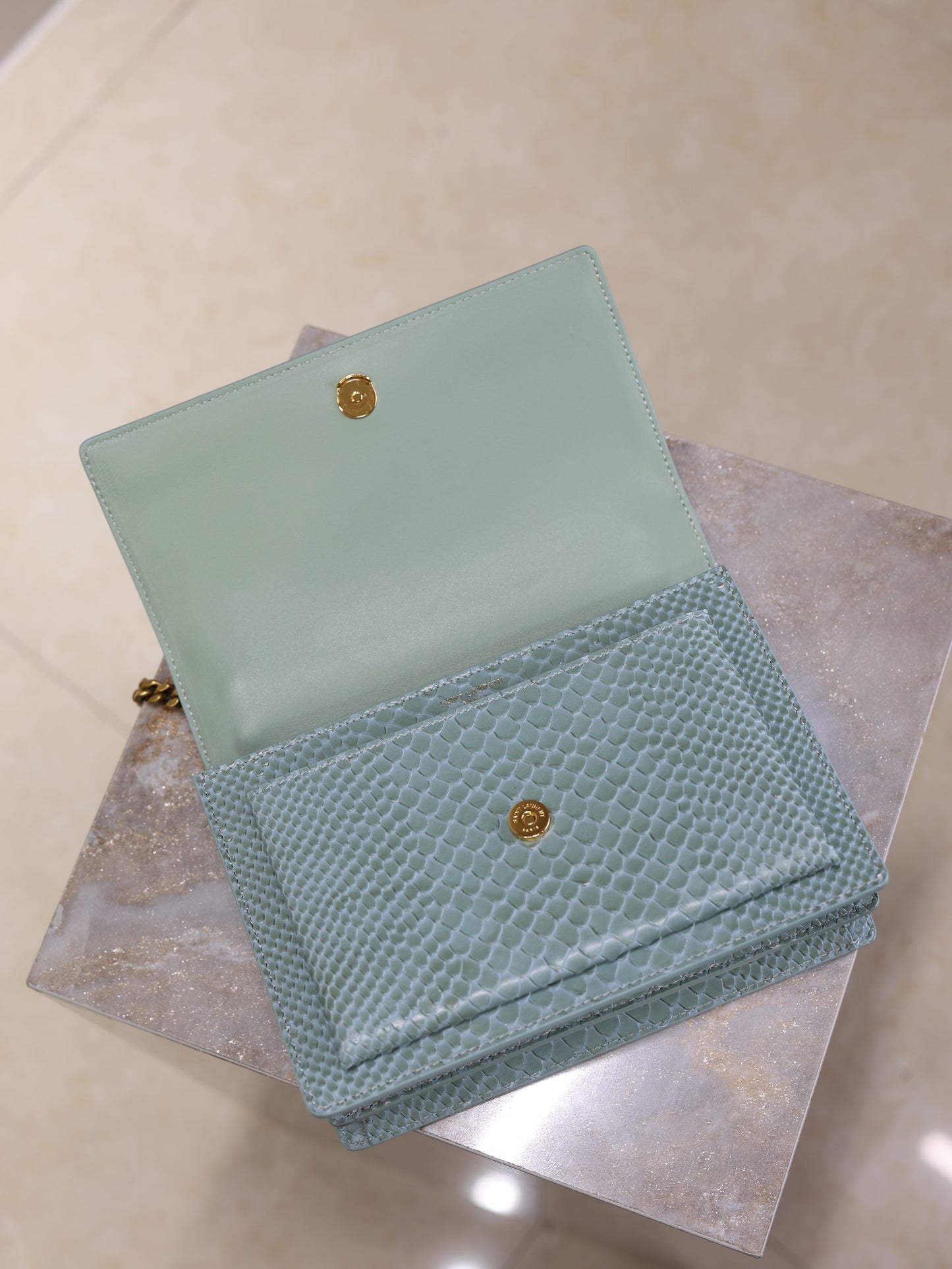 YSL 25S SUNSET MEDIUM 22 IN LIGHT BLUE CROCODILE-EMBOSSED CALFSKIN GOLD HARDWARE