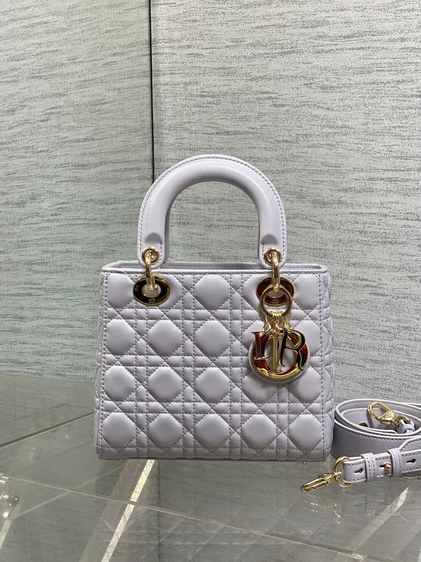 DIOR 25S LADY  BAG 20 IN LILAC CANNAGE CALFSKIN GOLD HARDWARE