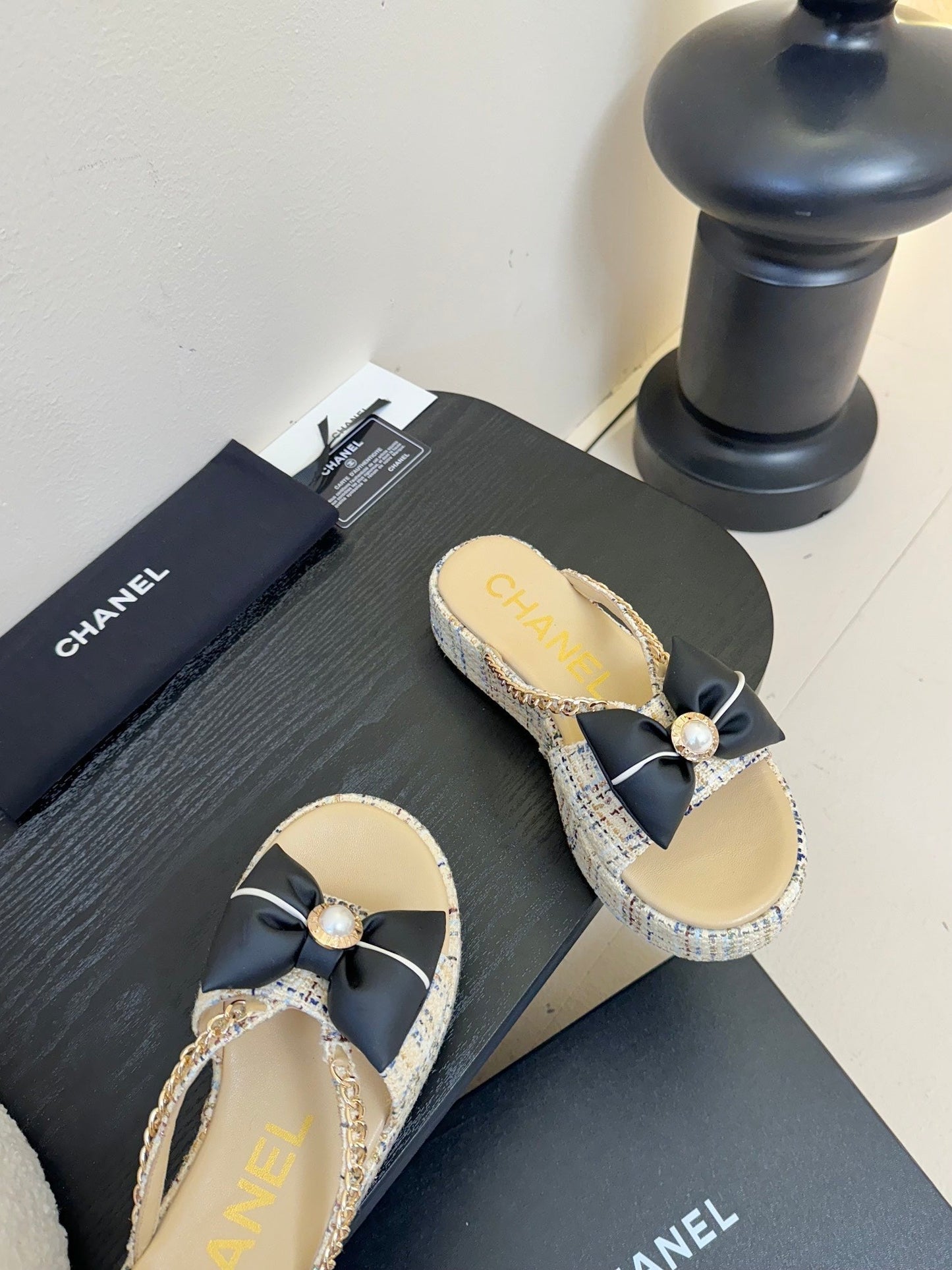 CHANEL PLATFORM FLIP-FLOPS IN BEIGE TWEED FABRIC