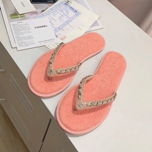 CHANEL THONG SLIPPERS IN LIGHT PINK COWHIDE