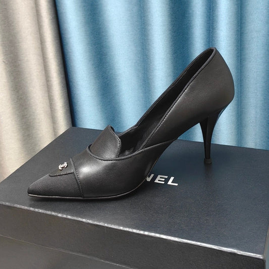 CHANEL HIGH HEELS IN BLACK SHEEPSKIN