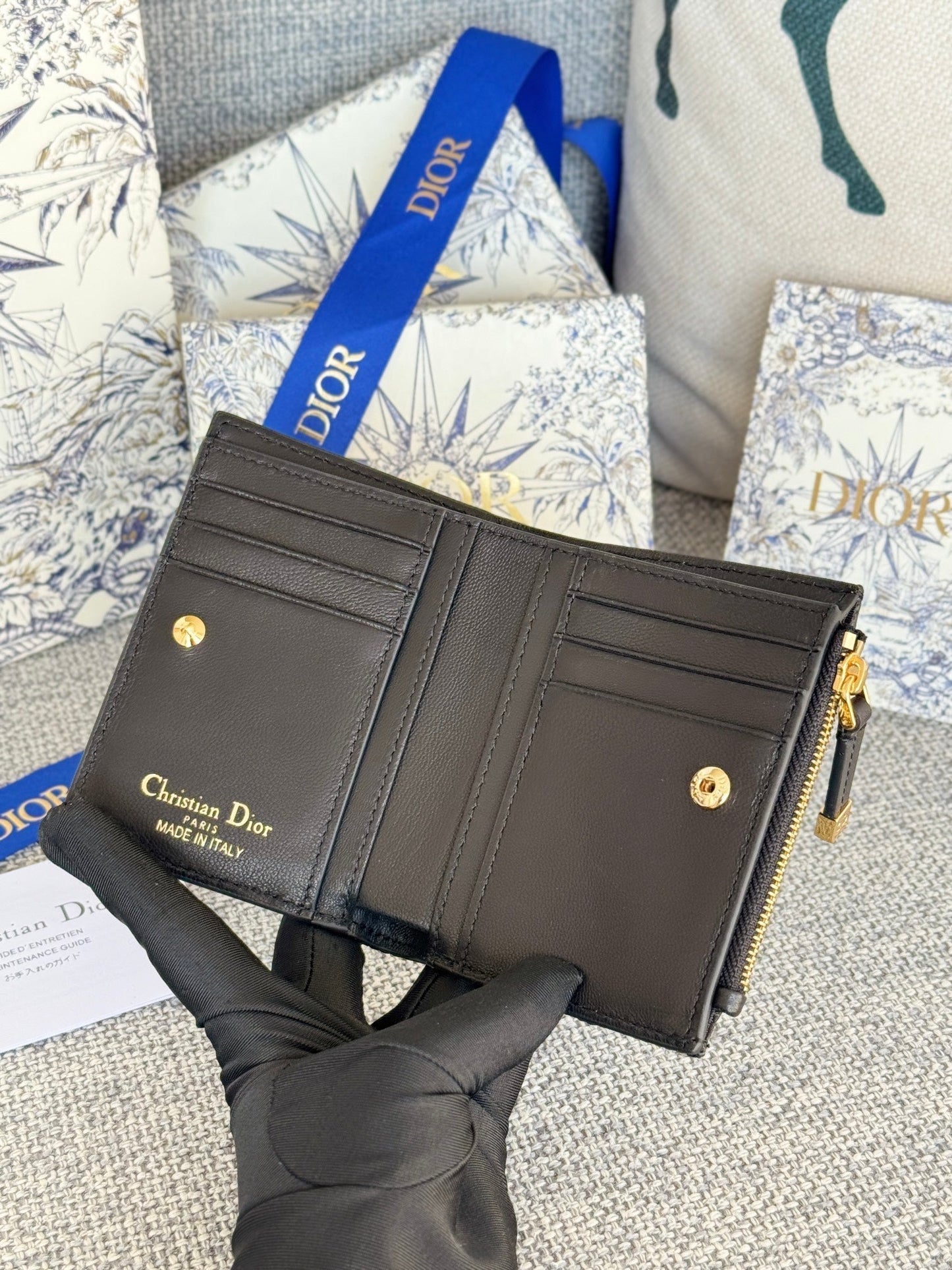 DIOR BIFOLD WALLET 11 IN BLACK QUILTED ALLOVER CALFSKIN