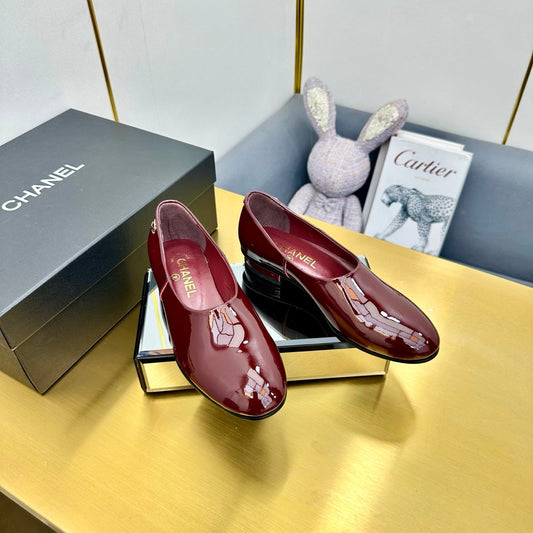CHANEL SIMPLE FLATS 25S IN DARK RED GLOSSY LEATHER