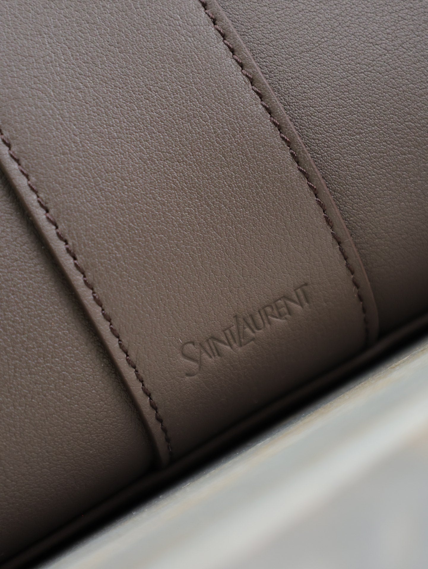 YSL 25S Y TOTE 50 IN PURPLE BROWN CALFSKIN GOLD HARDWARE